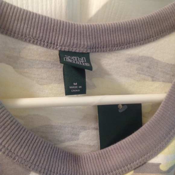 yellow camo crop top - Picture 2 of 3